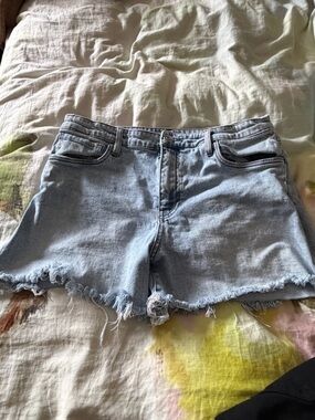 Kut from the Kloth Light Wash Frayed-Hem Denim Shorts